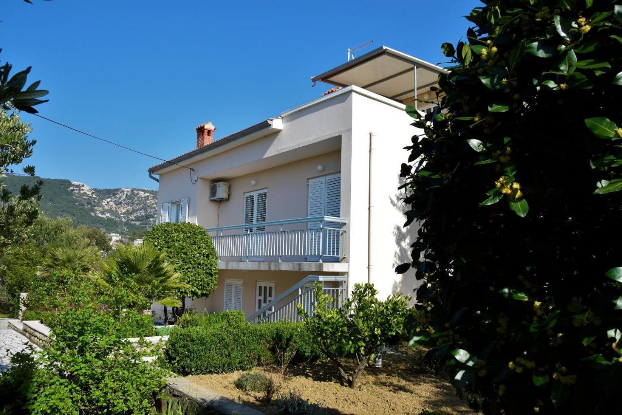 Miramar Gardenn Apartmment Banjol 外观 照片