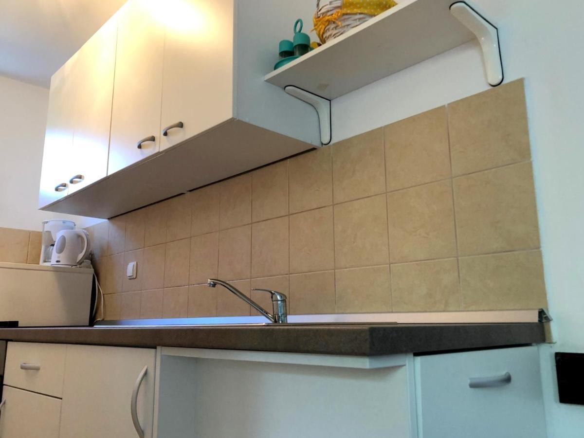 Miramar Gardenn Apartmment Banjol 外观 照片