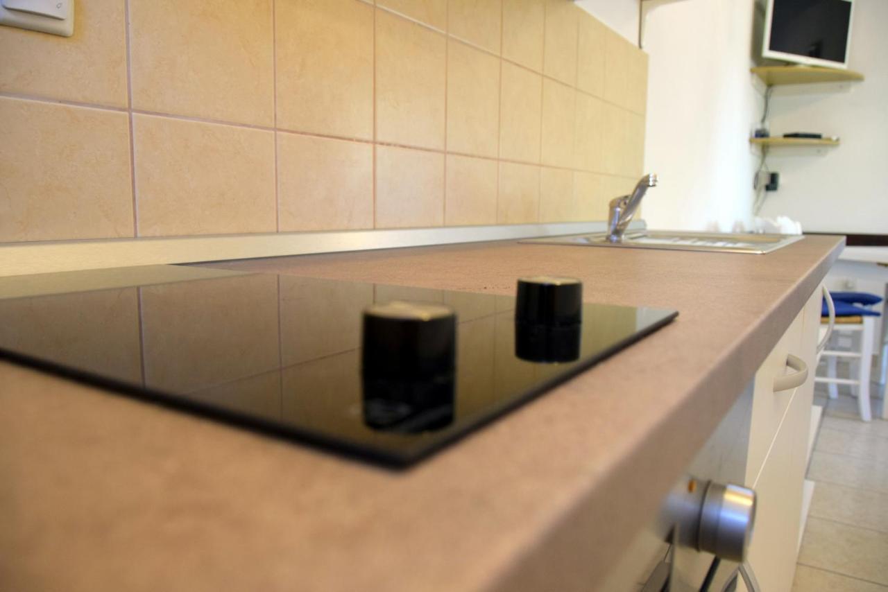 Miramar Gardenn Apartmment Banjol 外观 照片
