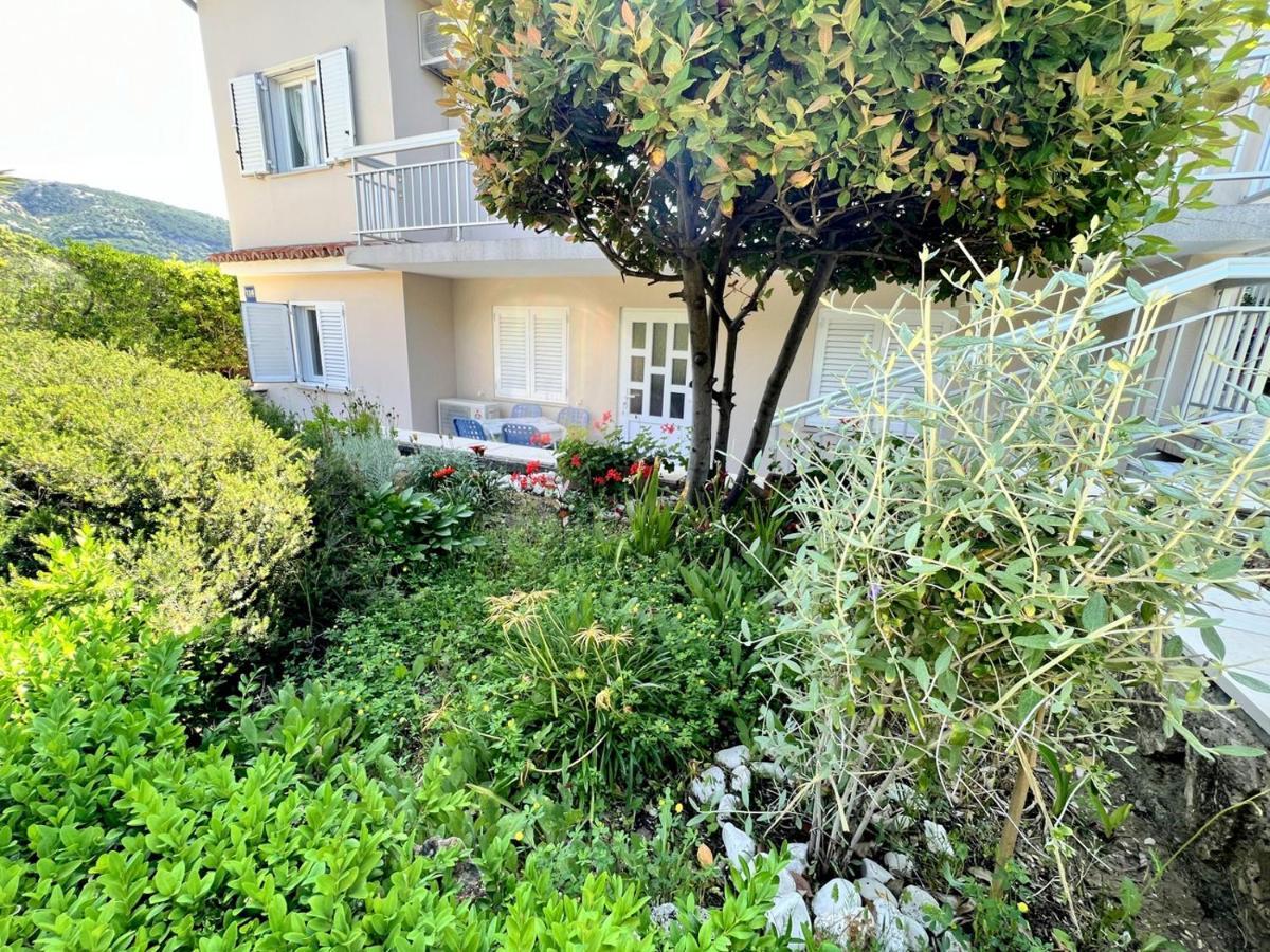 Miramar Gardenn Apartmment Banjol 外观 照片